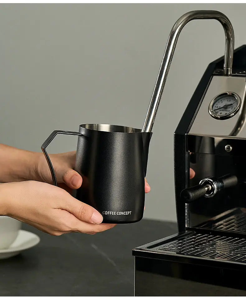 Phantom Precision Latte Art Pitcher – 600ml Narrow Spout for Advanced Patterns - COFFEECONCEPT