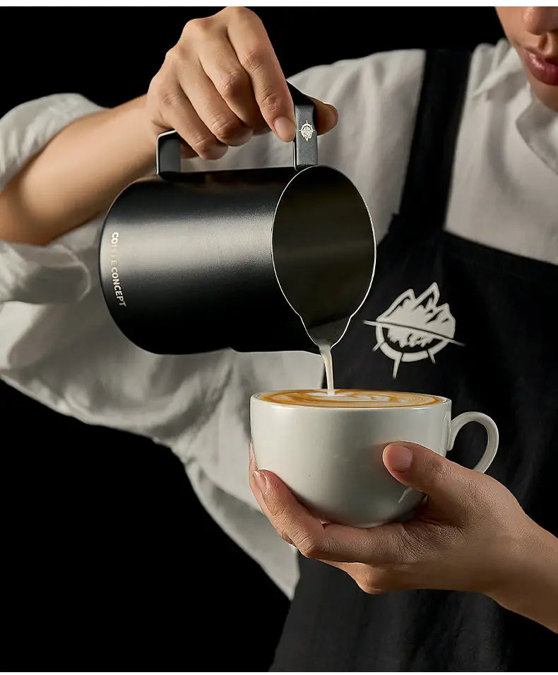 Phantom Precision Latte Art Pitcher – 600ml Narrow Spout for Advanced Patterns - COFFEECONCEPT