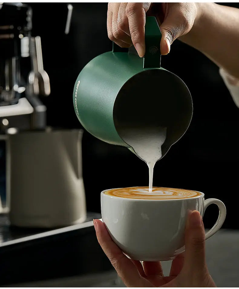 Phantom Precision Latte Art Pitcher – 600ml Narrow Spout for Advanced Patterns - COFFEECONCEPT