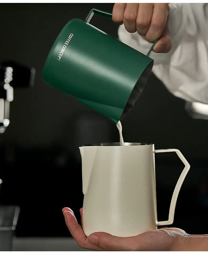 Phantom Precision Latte Art Pitcher – 600ml Narrow Spout for Advanced Patterns - COFFEECONCEPT